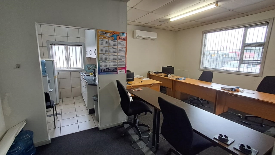 To Let commercial Property for Rent in Vincent Eastern Cape